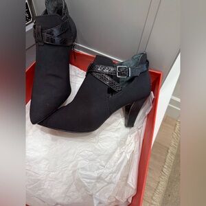 Donald J Pliner Heeled Boots